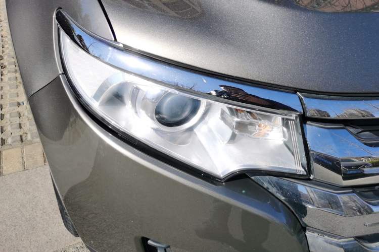 Used Ford Edge 2012 2.0T Elite Sunroof Edition Right Front Headlight
