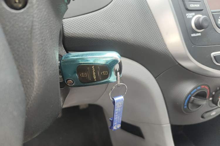 Used Hyundai Verna (older generation) 2014 1.4L Manual Smart GLS Trim