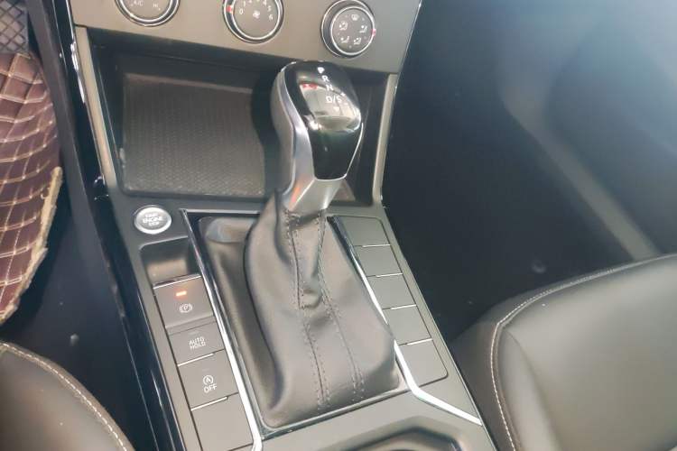 Used Volkswagen Passat 2022 280TSI Business Edition Gear Lever