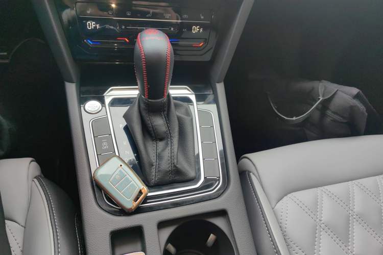 Used Volkswagen Magotan 2023 2 Million Units Limited Edition 330TSI DSG Leading Version Gear Lever