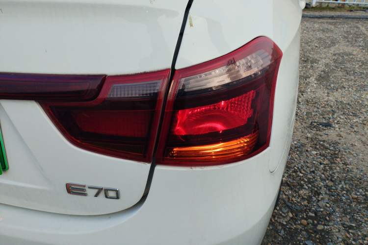 Used Dongfeng Aeolus E70 2023 500 Smart Edition Lithium Iron Phosphate 48.6 kWh 120 kW