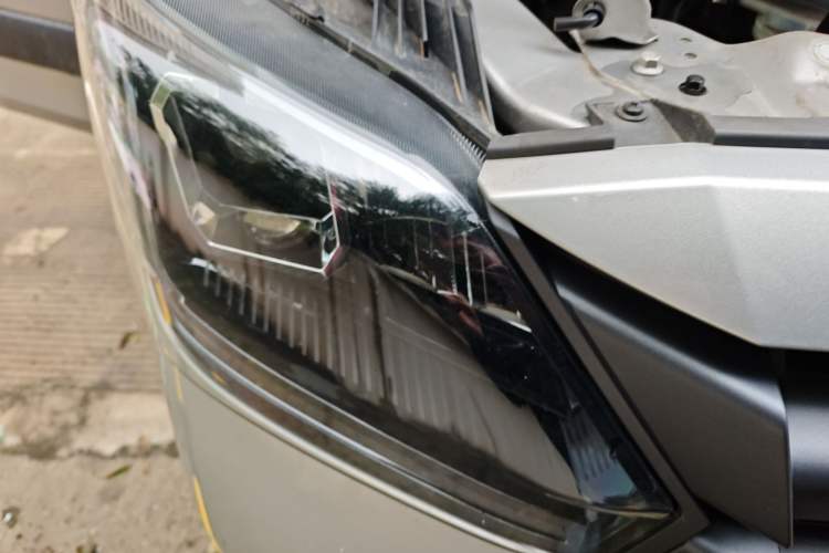 Used Foton Toano 2024 Tuyano Pro Multi-Function 2.0T Manual Rear-Drive Long Wheelbase Mid-Roof Design Single Rear Tire—Available in 5/6/7/9-Seater Configurations