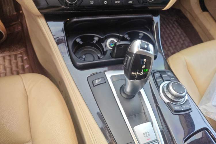 Used BMW 5 Series 2011 523Li Luxury Model