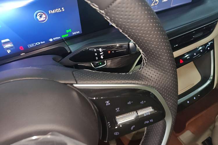 Used Buick GL8 New Energy 2025 Lu Shang Smart Enjoyment Edition 7-Seater Gear Lever