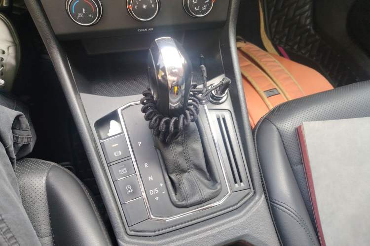 Used Volkswagen Lavida 2018 1.5L Automatic Comfort Edition China V Standard Gear Lever