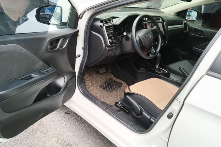 Used Honda Gienia 2017 1.5L CVT Comfort Version
