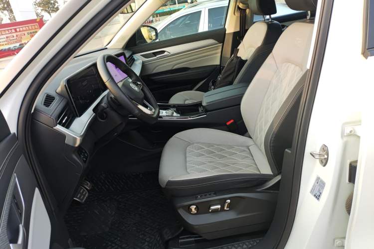 Used Volkswagen Tavendor 2024 380TSI All-Wheel Drive R-Line Cruise Edition