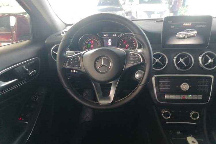Used Mercedes-Benz GLA 2018 GLA 200 Fashion Model