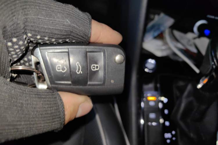 Used Volkswagen Tiguan L 2017 330TSI Automatic Two-Wheel Drive Flagship Edition Vehicle Key