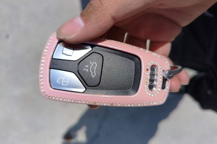 Used Audi A4L 2023 40 TFSI Luxury Dynamic Model Vehicle Key