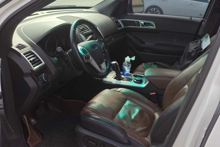 Used Ford Explorer 2013 3.5L Deluxe Model