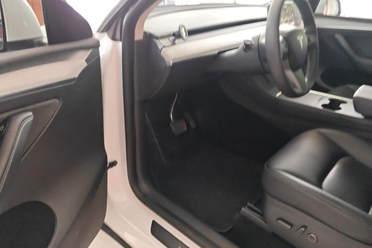 Used Tesla Model Y 2024 Rear-Wheel-Drive Version Driver Seat