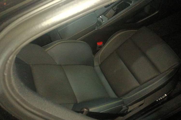 Used Lynk & Co 03 2023 1.5TD DCT JingPro Right Front Seat