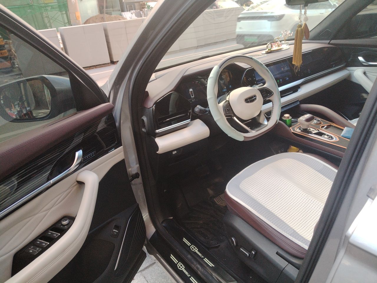 Geely Auto Monjaro L 2021 2.0TD DCT EVO Two-Wheel Drive Prestige Version — снимка 16