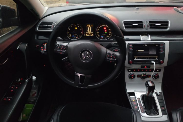 Used Volkswagen Magotan 2012 Revised 1.8TSI Luxury Version Steering Wheel