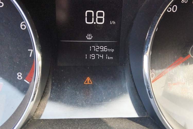 Used Volkswagen Lamando 2015 230TSI DSG Fashion Edition Odometer Close Up