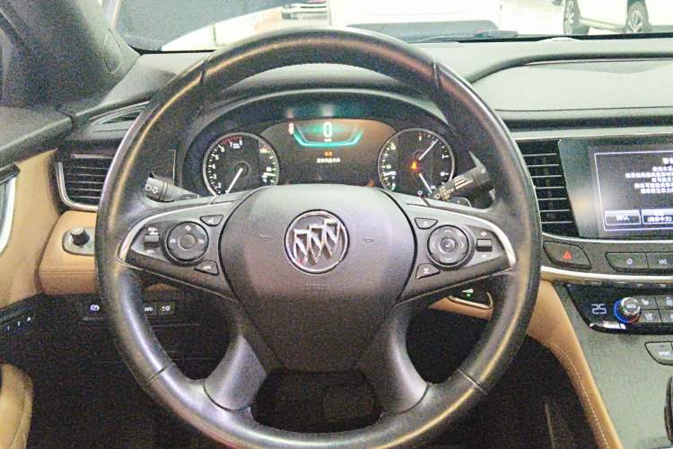 Used Buick LaCrosse 2018 28T Luxury Model
