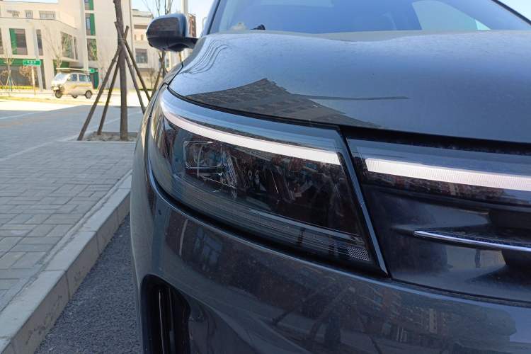 Used Hima AITO M7 2024 1.5T Intelligent Driving 4WD Max Edition 5 Seats Right Front Headlight