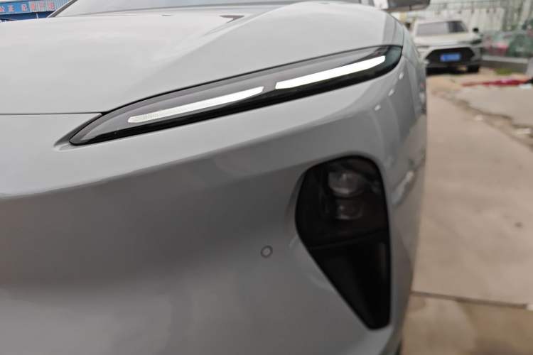 Used Nio ET5T 2023 75 kWh Touring Left Front Headlight