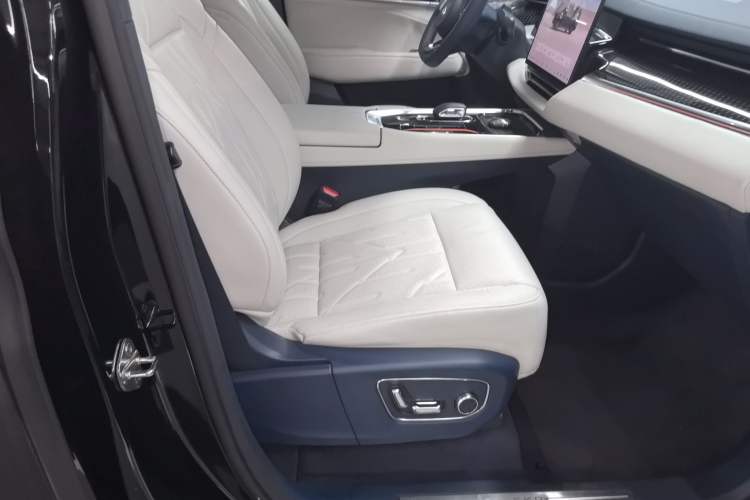 Used Zeekr 009 2024 7-Seater Walk-Through Version Four-Wheel Drive 108 kWh
