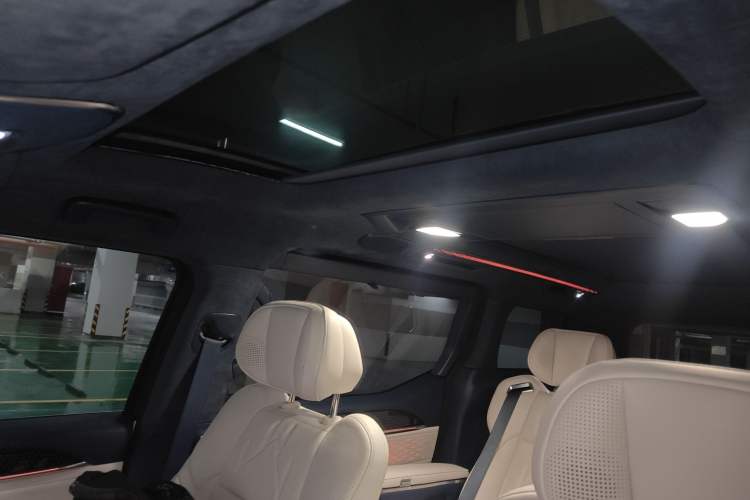 Used Zeekr 009 2024 Six-Seat Executive Version 4WD 108 kWh
