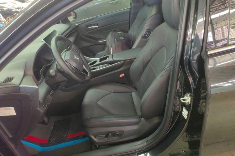 Used Toyota Avalon 2023 2.0L Luxury Edition Left Front Seat