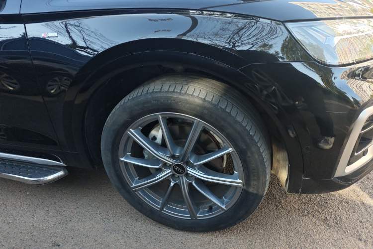 Used Audi Q5L 2022 Updated Version 45T Luxury Prestige Edition Right Front Wheel Hub