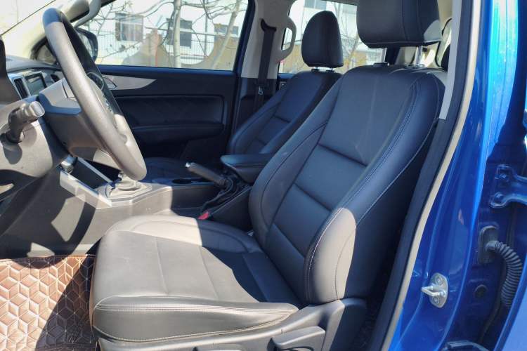 Used Great Wall Poer 2019 2.0T Commercial Version Manual Diesel Two-Wheel Drive Elite Long-Box GW4D20M Left Front Seat