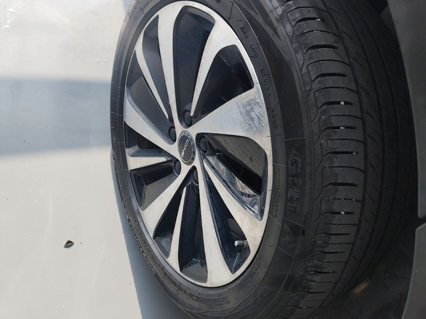 BYD Song PLUS New Energy 2024 Honor Edition EV 520km Luxury Model — снимка 11