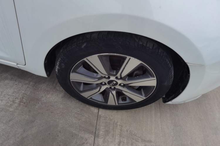 Used Kia K4 2014 1.6T Automatic Turbo Right Front Wheel Hub