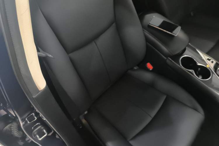 Used Infiniti Q50L 2018 2.0T Comfort Edition China VI Standard Right Front Seat