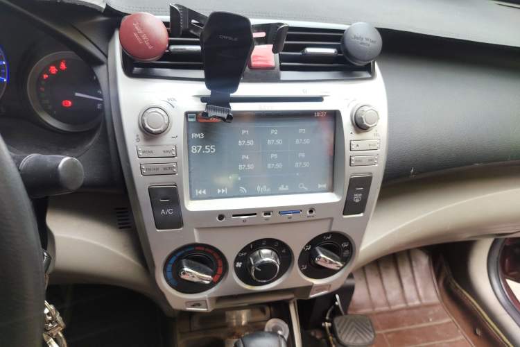 Used Honda City Classic 2012 1.5L Automatic Elite Edition Audio And AC Panel