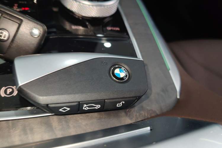 Used BMW X5 2023 xDrive 30Li Luxury M Sport Night Edition Package Vehicle Key