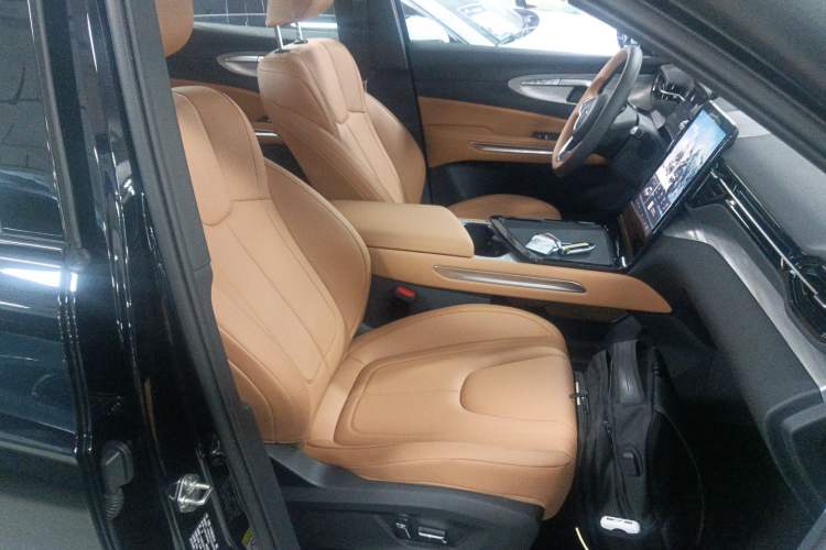 Used Bestune Yueyi 07 2025 210km Joyful Edition
