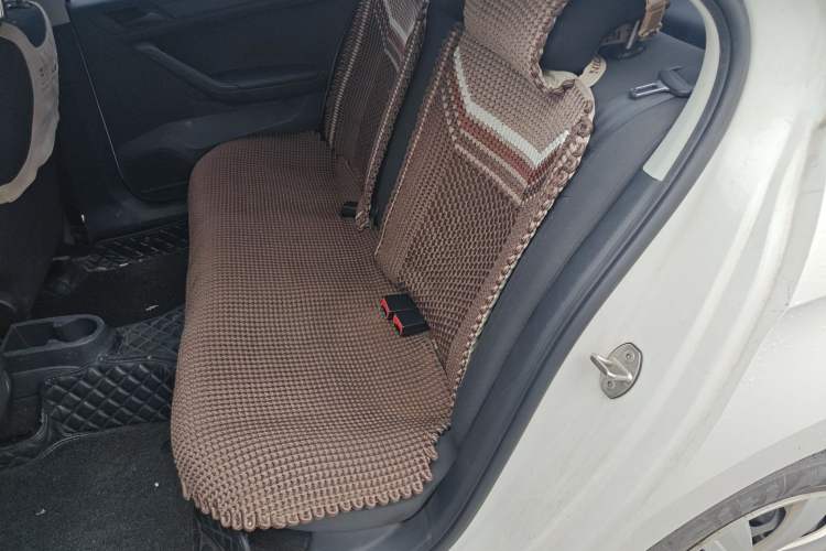 Used Volkswagen Jetta 2017 1.5L Manual Fashion Edition
