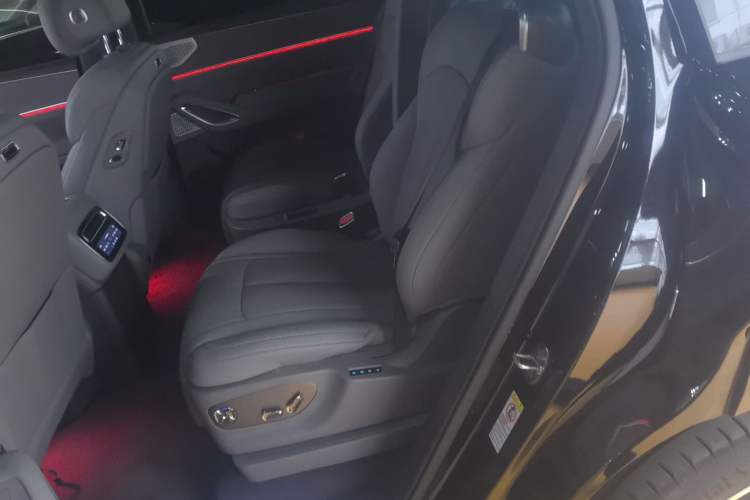 Used Denza N9 2025 Prestige Version
