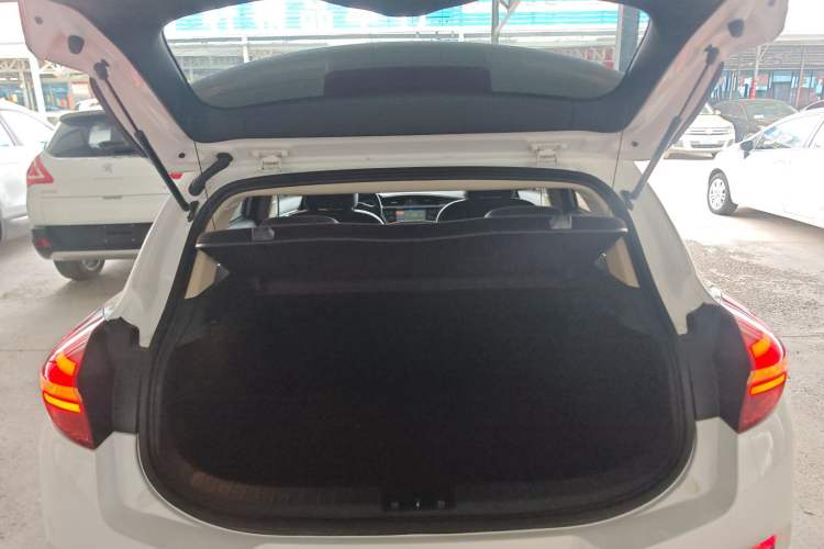 Used Geely Auto Emgrand GS 2016 Elegant Edition 1.3T Manual LingShang Model Trunk