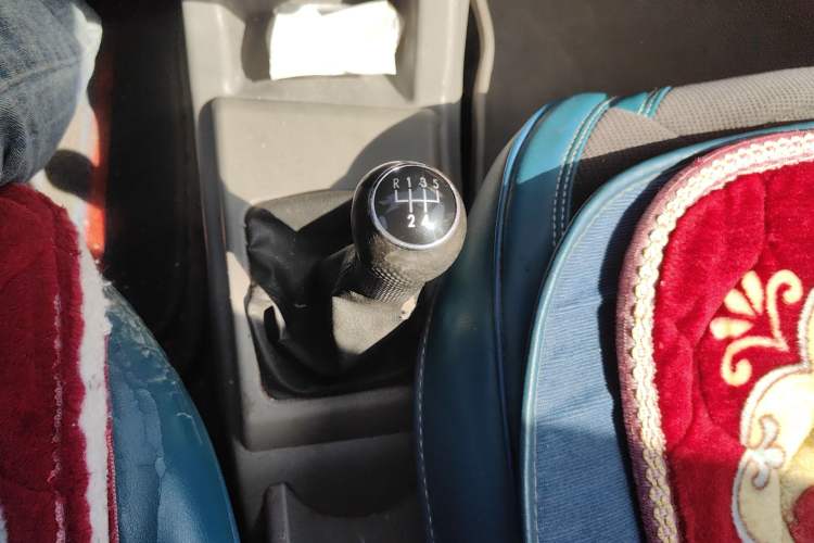 Used Volkswagen Jetta 2010 1.6L Partner Gear Lever