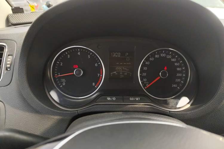 Used Volkswagen Polo 2016 1.6L Automatic Comfort Model