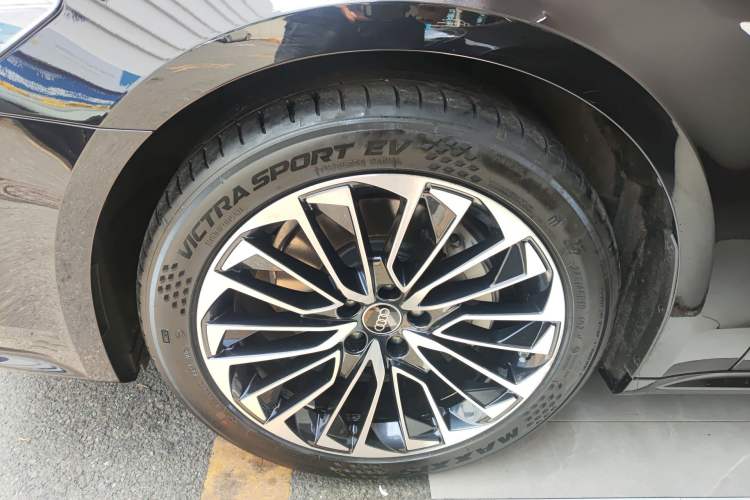 Used Audi A7L 2024 45 TFSI Luxury Edition Left Front Wheel Hub
