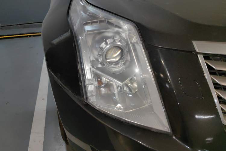 Used Cadillac SRX 2013 3.0L Luxury Model Right Front Headlight