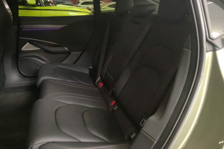 Used Xiaomi Auto SU7 2024 Four-Wheel Drive Ultra-Long Range Advanced Intelligent Driving Max Edition Left Rear Seat