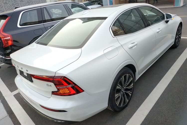 Used Volvo S60 2025 B4 Zhiyuan Luxury Edition