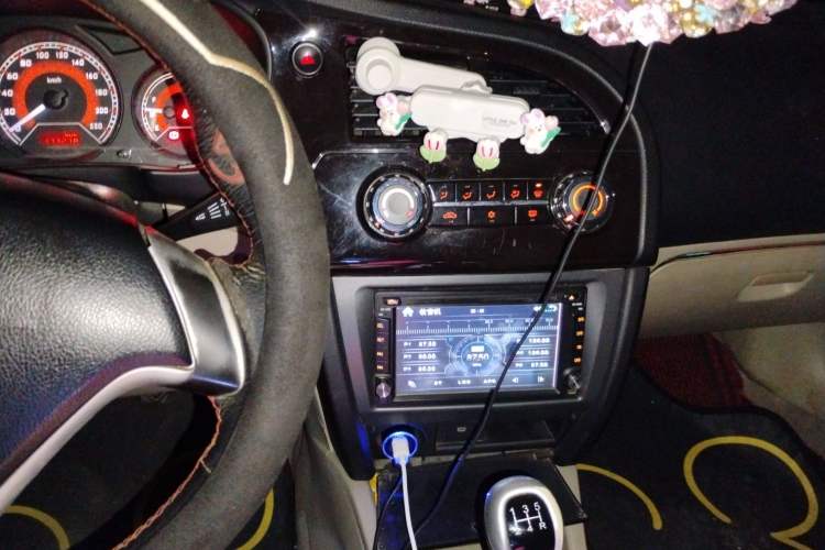 Used Soueast V3 Lingyue 2014 1.5L Manual Luxury Edition