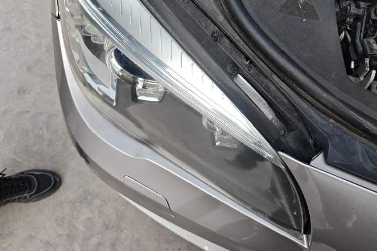 Used BMW 7 Series 2013 730Li Luxury Model Right Front Headlight