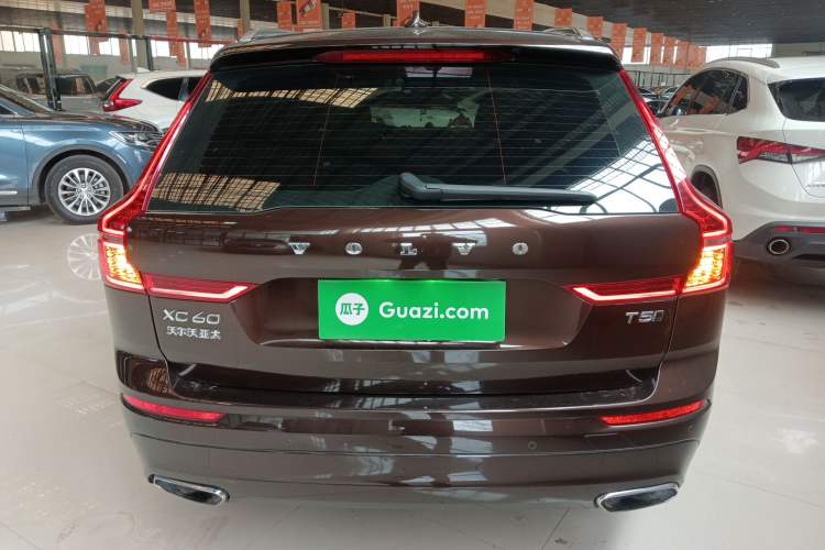 Used Volvo XC60 2019 T5 4x4 Smart Edition China VI Standard Rear