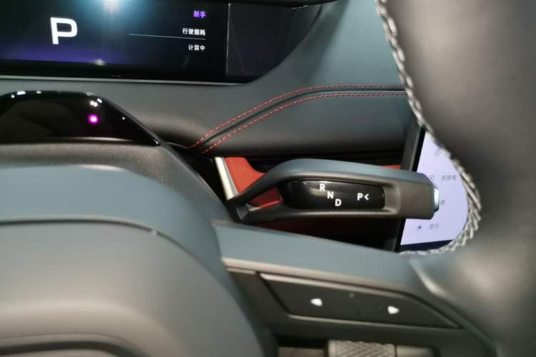 Used Xiaomi Auto SU7 2024 Four-Wheel Drive Ultra-Long Range Advanced Intelligent Driving Max Edition
