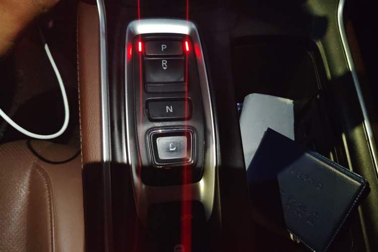 Used Honda Inspire 2019 Rui·Hybrid 2.0L Jing Shang Edition China VI Gear Lever