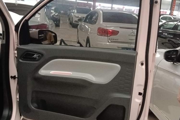 Used Wuling Hongguang MINIEV 2022 Macaron Premium Model – Lithium Iron Phosphate