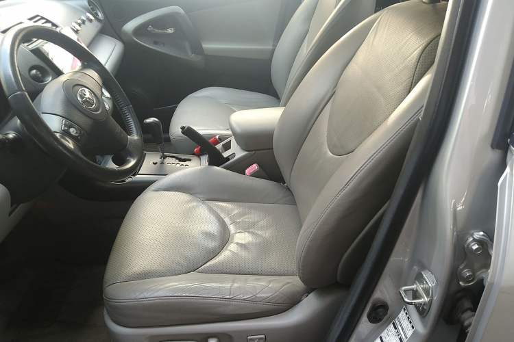 Used Toyota RAV4 2009 2.4L Automatic Luxury Edition
